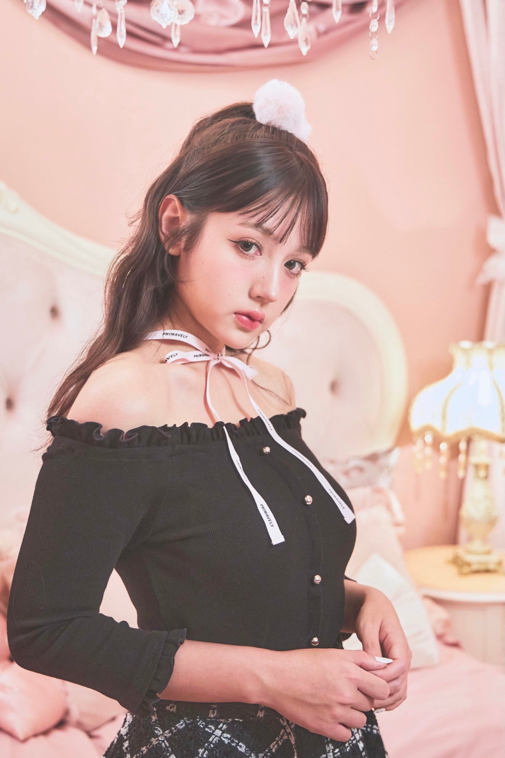 Logo ribbon off shoulder tops〈black〉 | PRIMAVELY