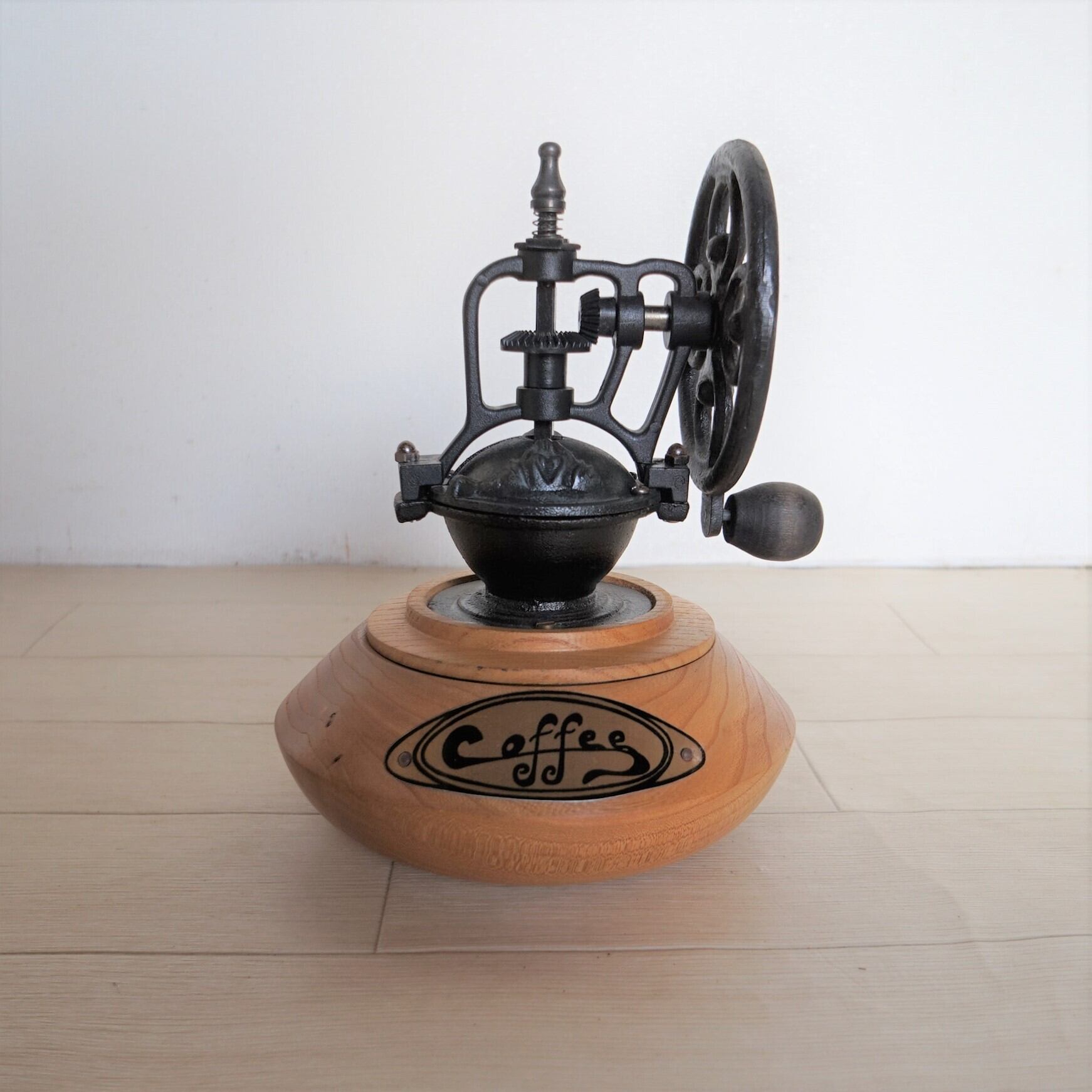 【コレクション 33】アイルランド製(?)のコーヒーミル