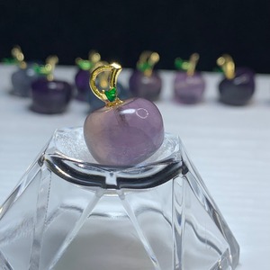 13.フローライトりんご・ペンダントトップ