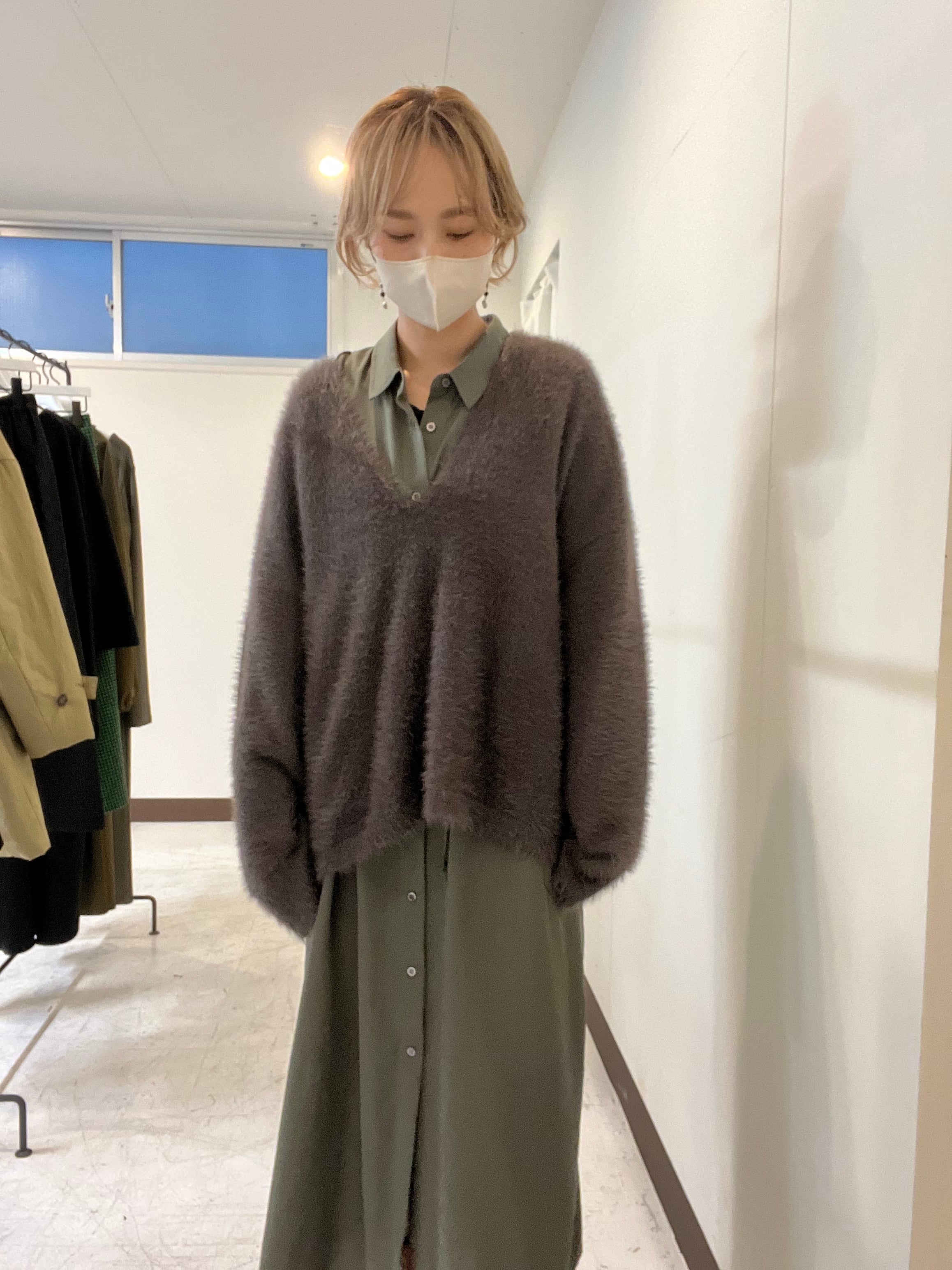 【CHIGNON】フェザーニットVネックプルオーバー