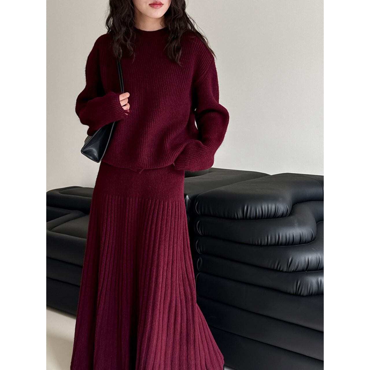 ニットセットアップ (ラウンドネック ニットトップス&ハイウエストプリーツスカート)