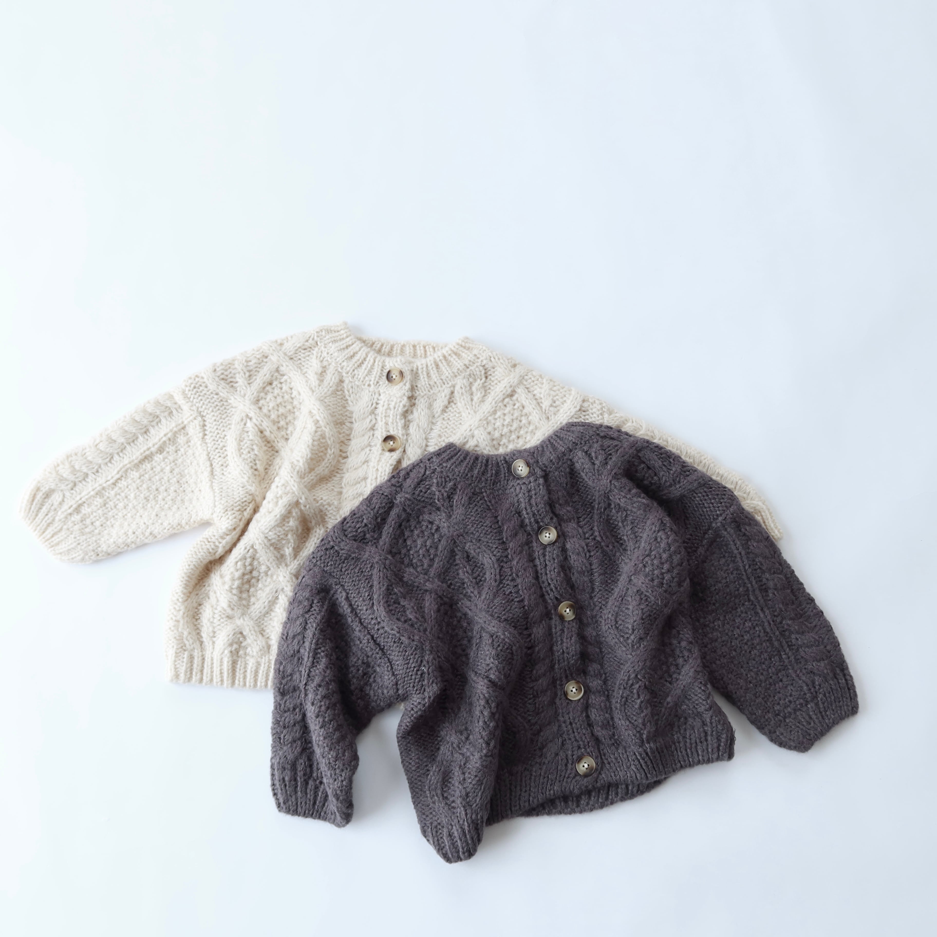 ケーブルニットカーディガン