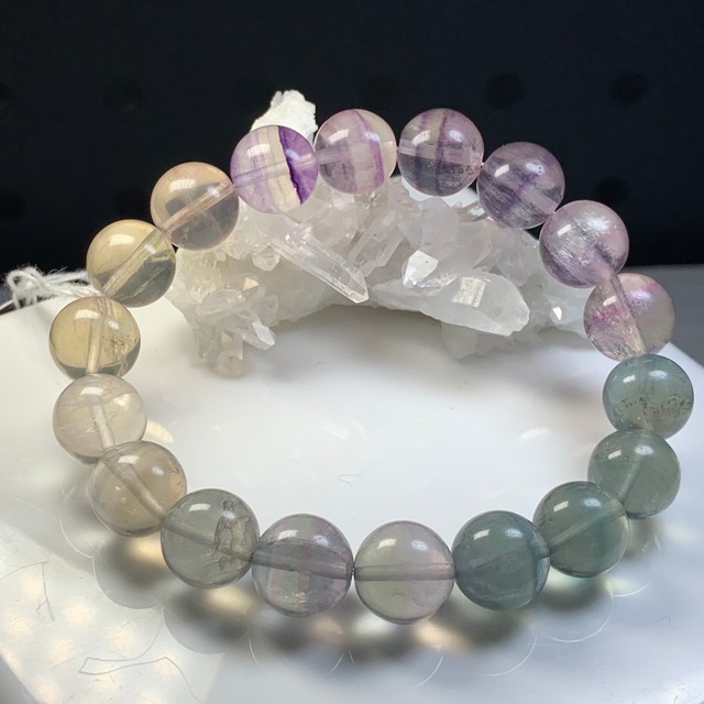 A67.変わった色合いグラデーションフローライト・ブレスレット