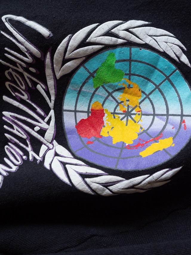 "UNITED NATIONS" '90s vintage Crew neck sweat