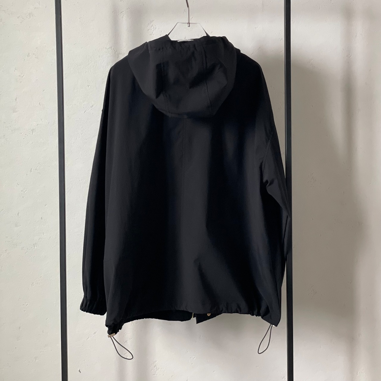 【受注予約：9月下旬入荷予定】裾ドロストマウンテンPK/ブラック