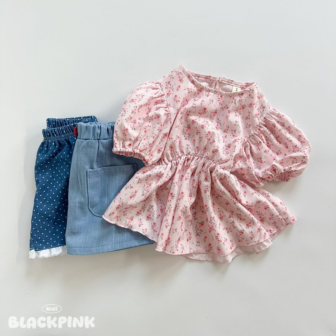 [BLACKPINK] Small floral puff blouse (2XL) / [블랙핑크] 잔꽃퍼프블라우스 (2XL)
