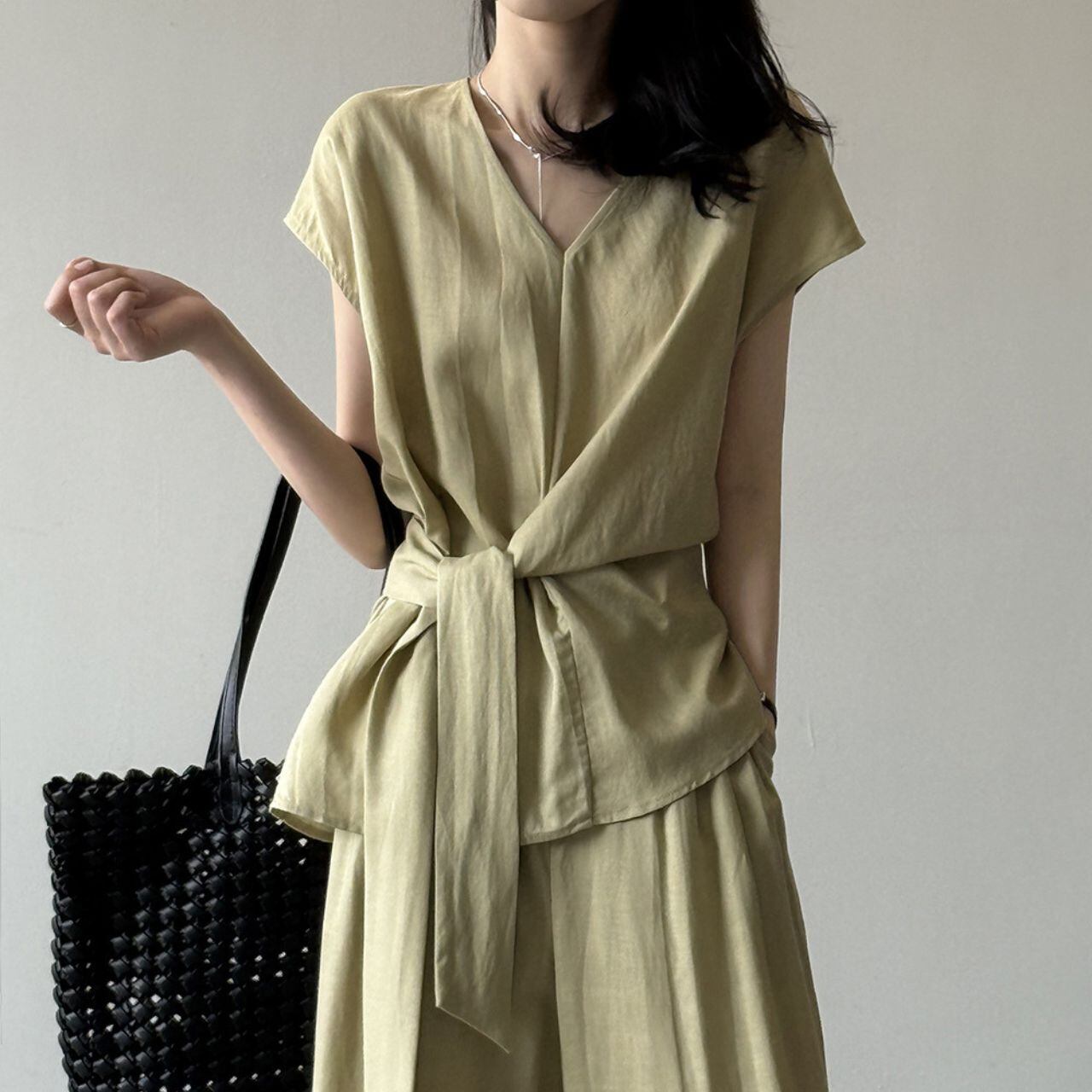 Vネックノースリーブウエストリボントップス 00639