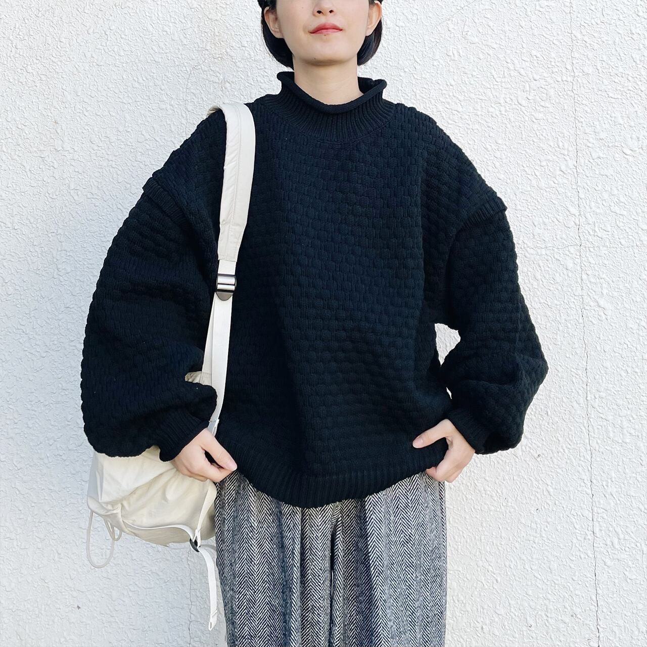 Popcorn high neck knit (black)