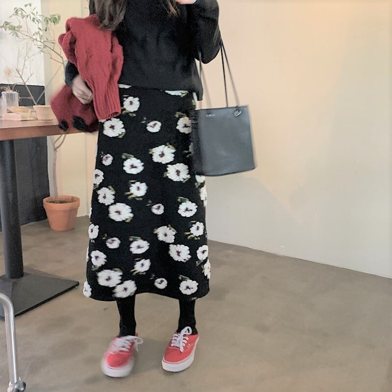 大人顔 レトロレディ 花柄 ミモレ丈 タイト ニット スカート ボア 刺繍 ビンテージ感 古着ライク フェミニン シック 女っぽ Lamitte Deco トレンド 韓国ファッション ショップ Base店