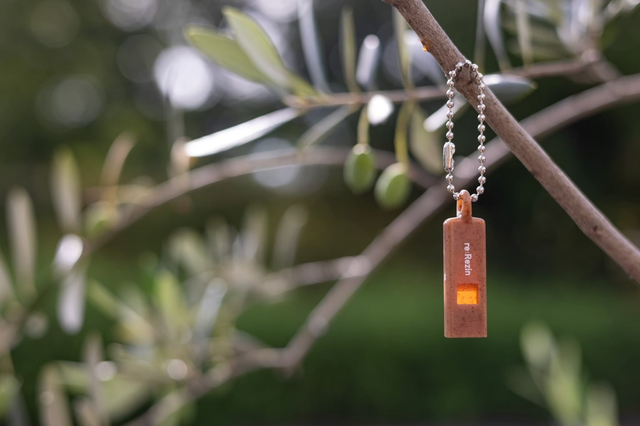 木くずプラスチックのホイッスル | sustainable items made by TAIYO