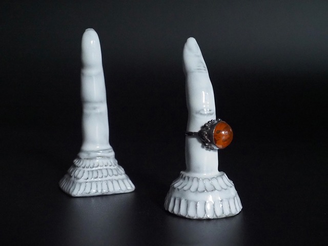 Etrange petite piece 401  指のオブジェ Ⅰ