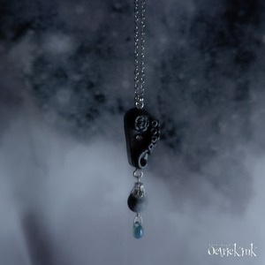 KRAKEN 闇の底 魔除けネックレスB｜KRAKEN From the Depths of Darkness - Amulet Necklace