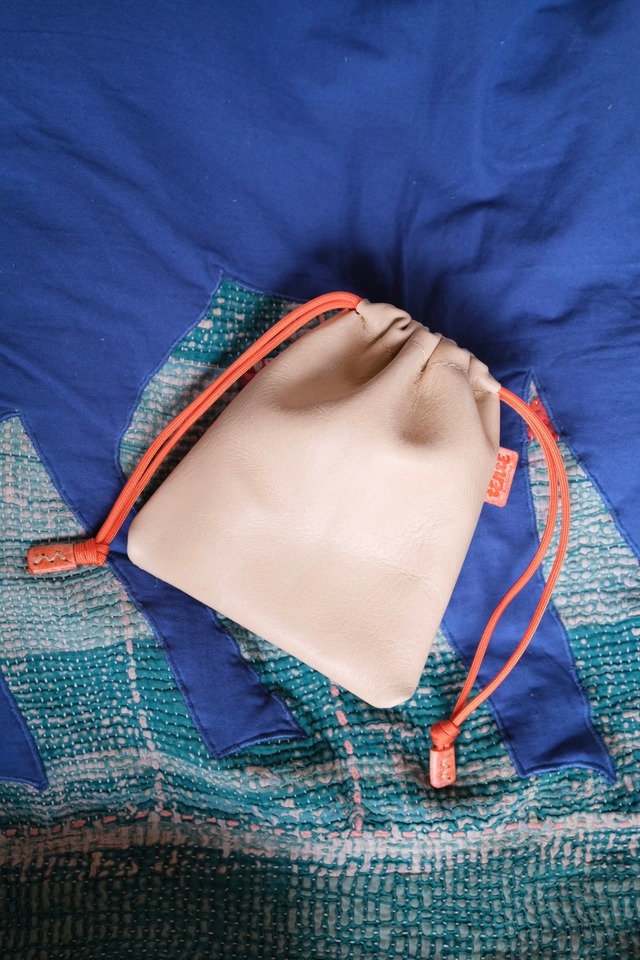 《即納》drawstring pouch（S）【beige × orange】
