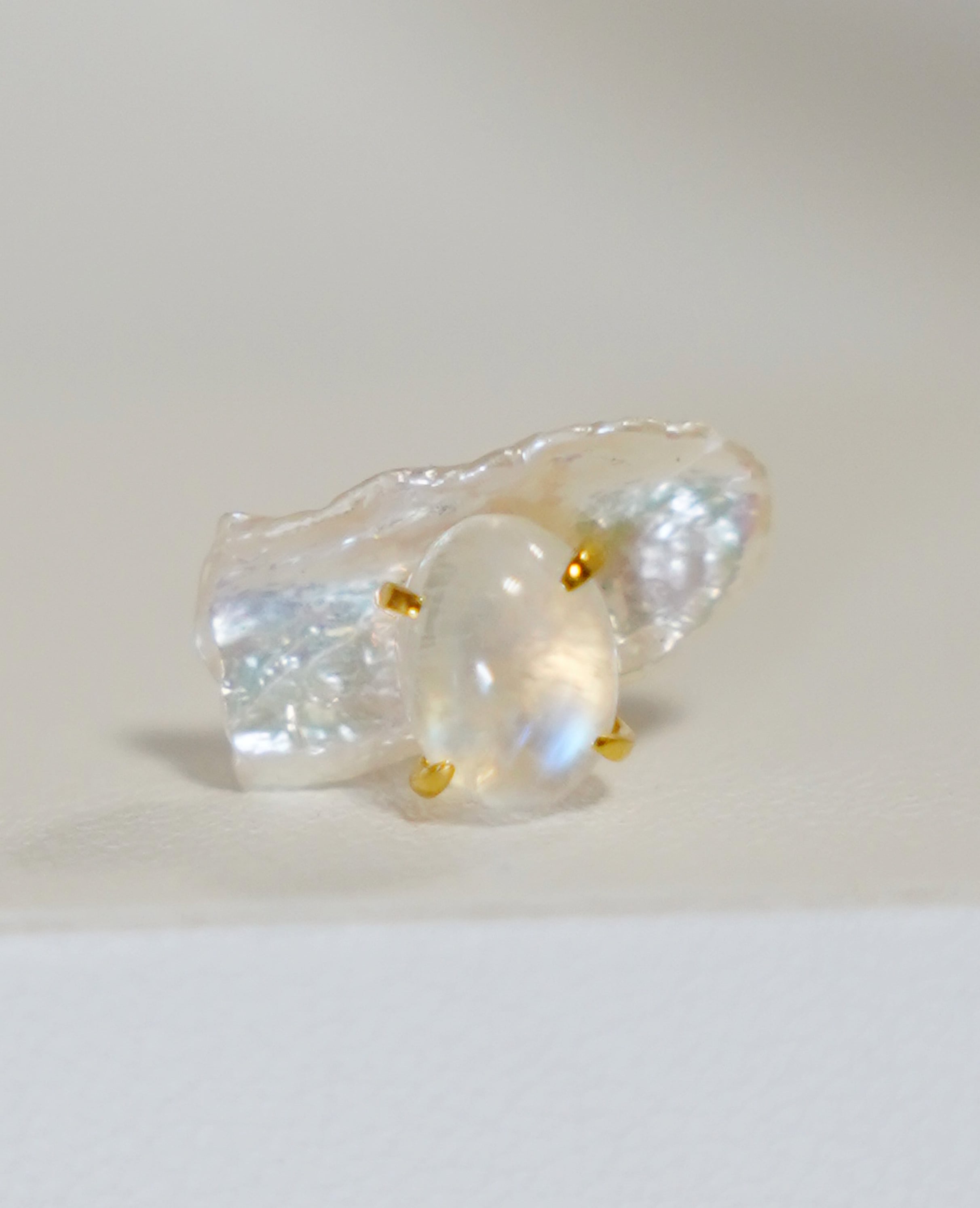 (SV)Thalatta pierced(Blue moon stone)