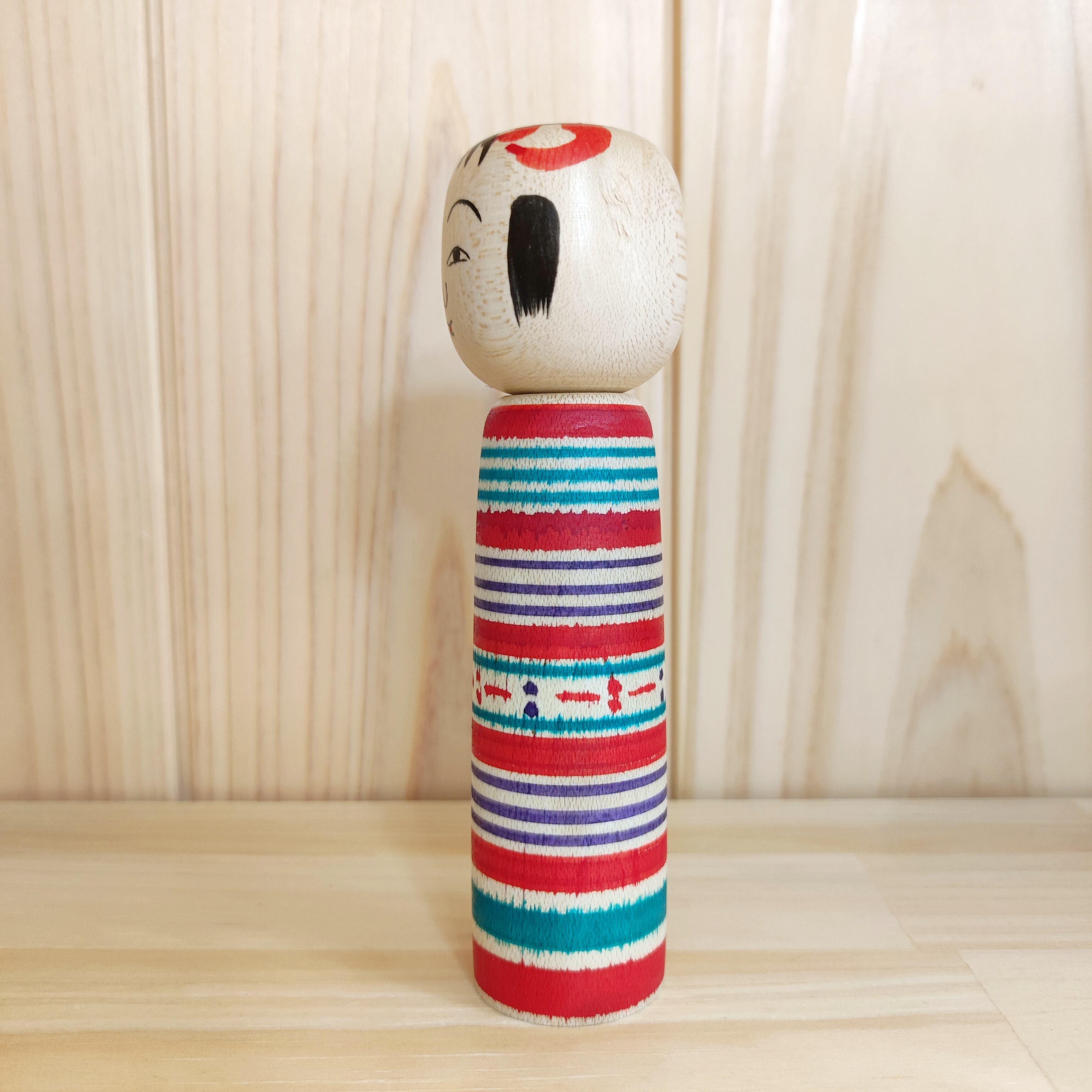 こけし☘️かずを作品「憧憬」 ☘️① 1986年頃の作品です。 西山敏彦工人：土湯系】歴代 赤・緑・紫 ろくろ線 こけし 憲一型：4.3