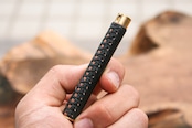 ★不定期販売★ 新型 硬度表示窓付き革軸芯ケース 【特上ヌメ革節目模様 ブラック】