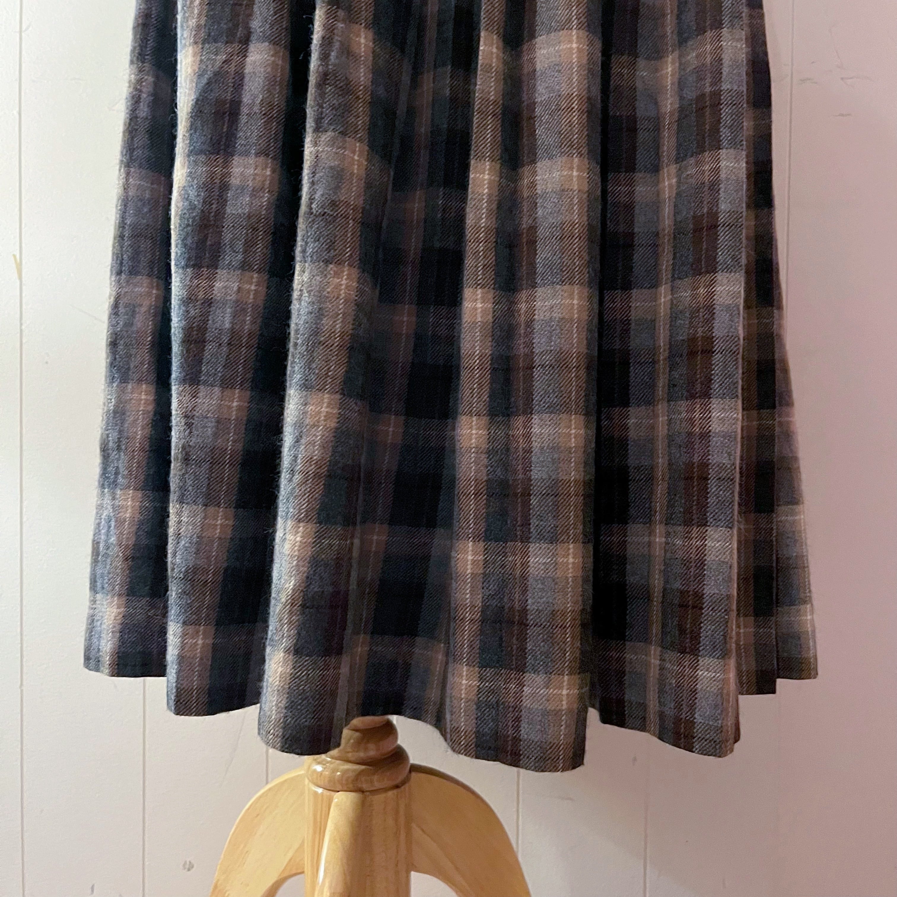 brown check tuck wool skirt