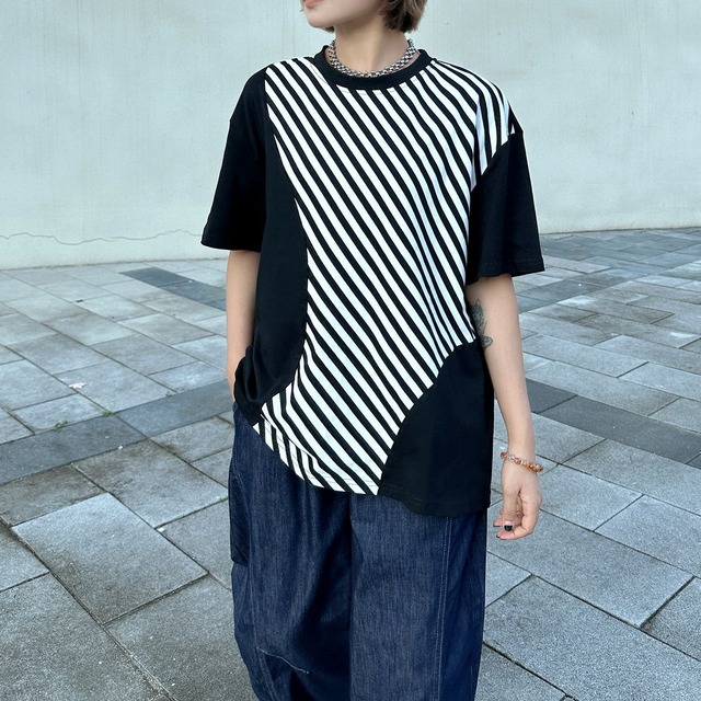 ASYMMETRIC STRIPED PANEL CREW NECK T-SHIRT M-17896