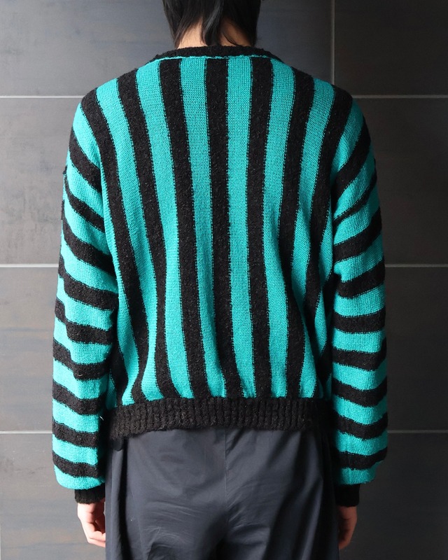 short length design knit