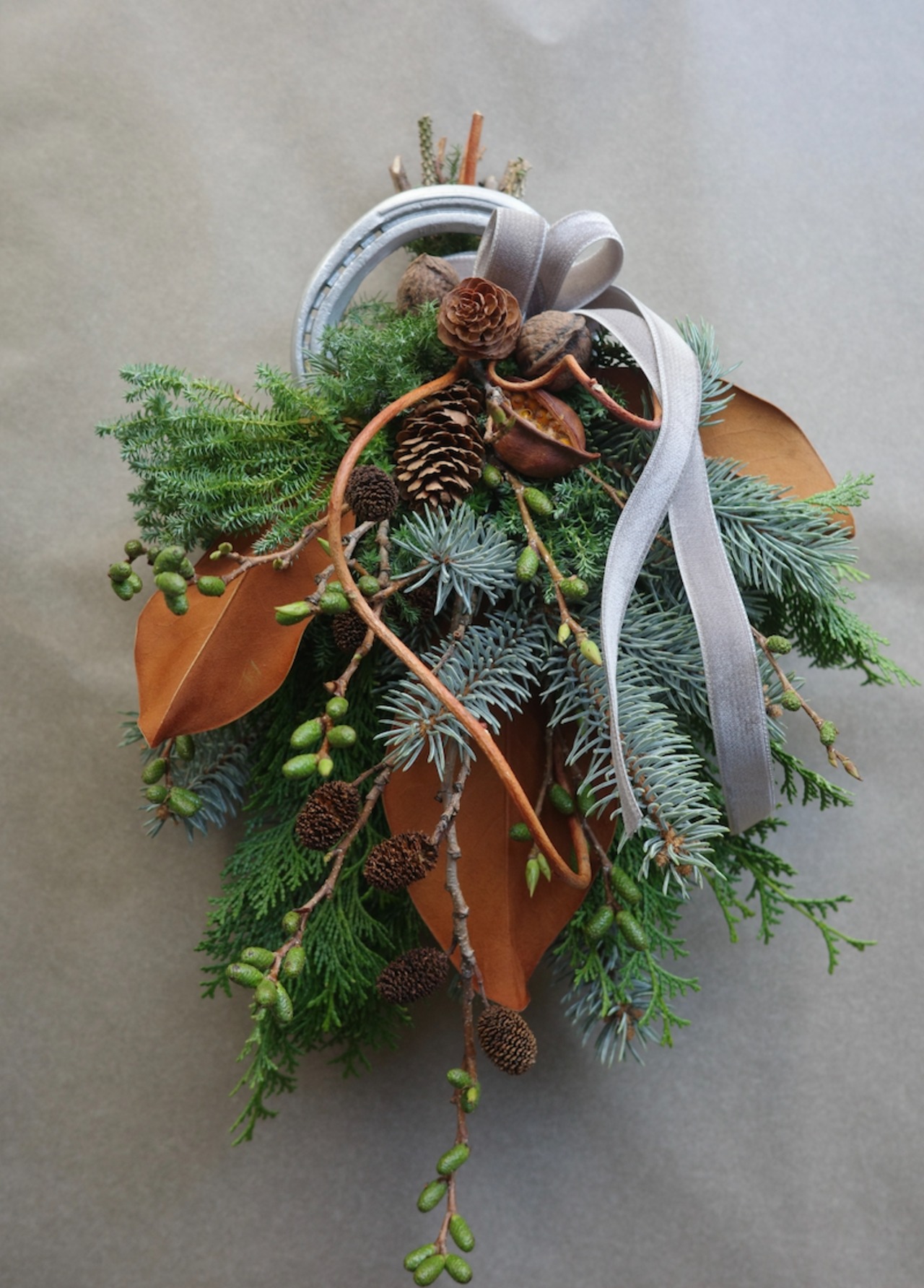 Christmas swag with horse shoes