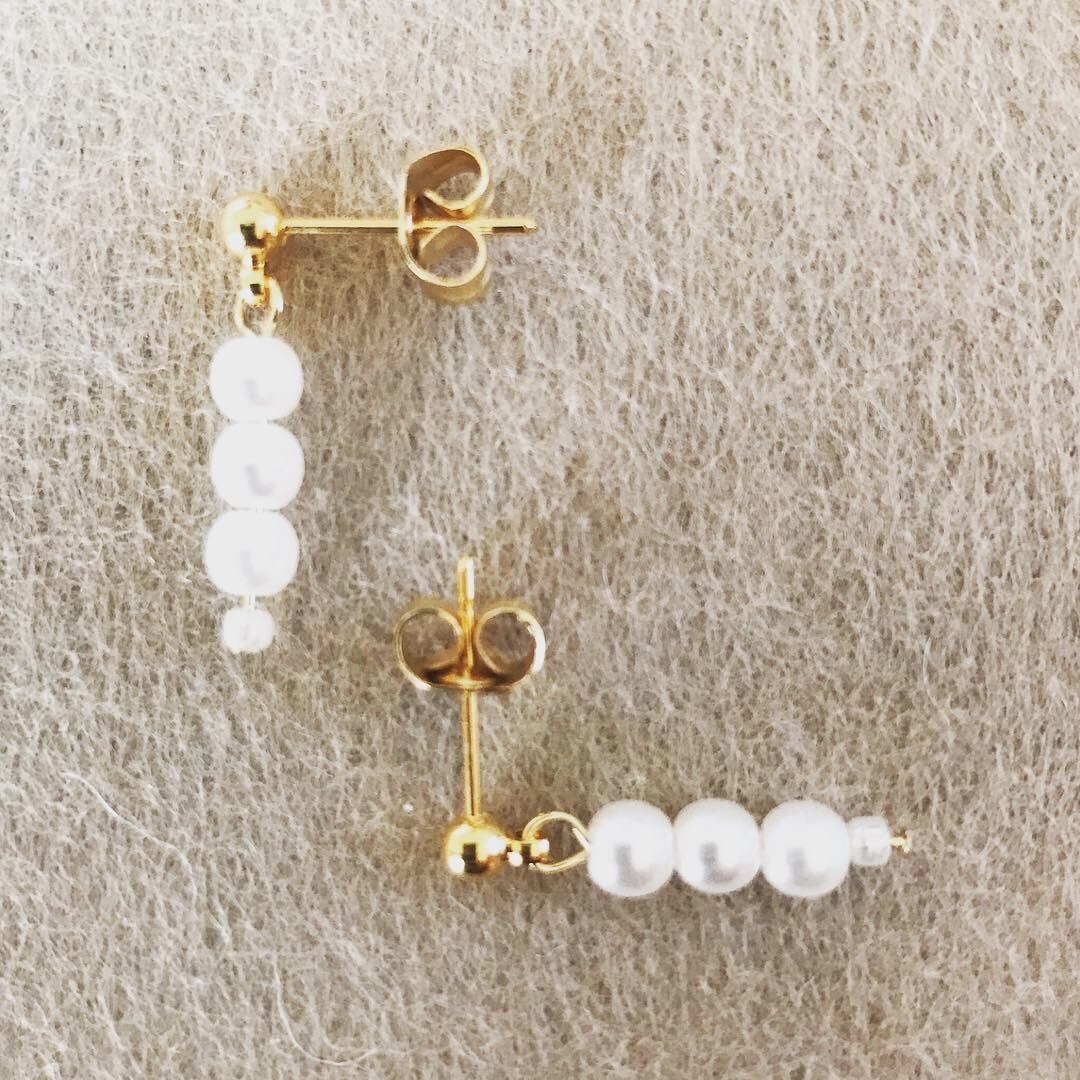 0068:上品パールの小ぶりポストピアス