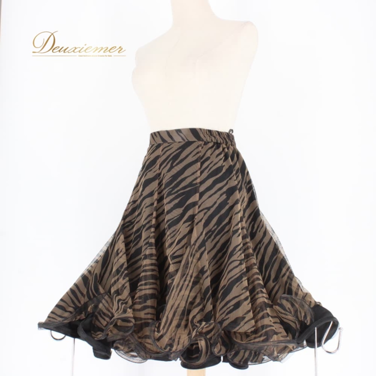 社交ダンス 衣装 スタンダード スカート レッスンウェア レディース DANCE FASHION WORLD ブラック系 ブラウン系 黒 茶 レース 練習着 フレアスカート ダンス衣装 スタンダード用 広がる ふんわり 切替なし シック ゼブラ柄 動物柄 ブラック ブラウン スタイリッシュ 大人 上品 フェミニン 女性用 ポリエステル ファスナー付き 伸縮 あり ウエスト調整 なし ダンス フォーマル 競技用 9号 社交ダンスレッスン ステージ用 練習 女優感 エレガント ダンスファッションワールド
