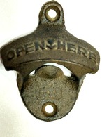 壁掛けボトルオープナー