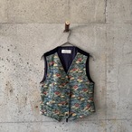 Gobelin lotus flower vest
