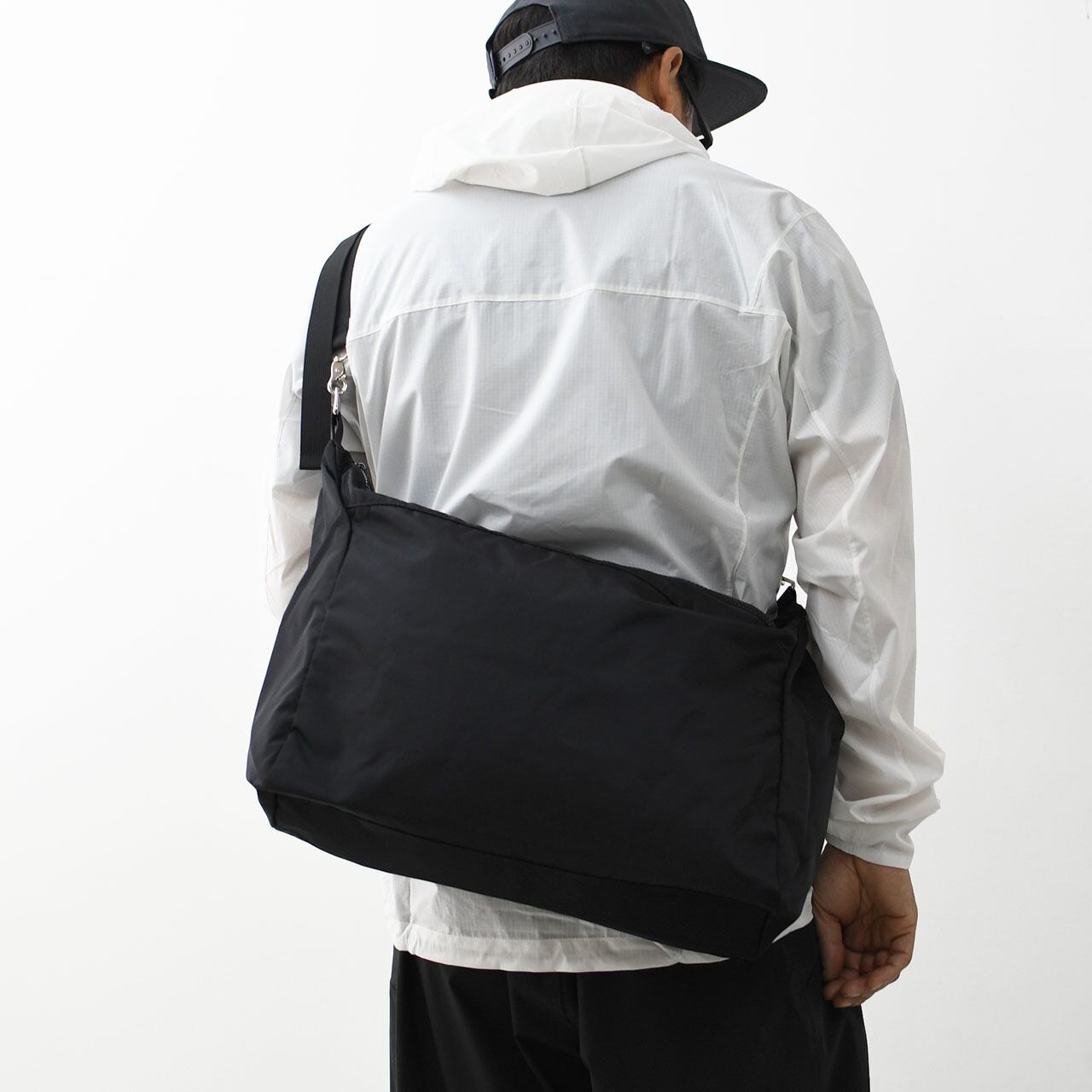 モメンタム　ショルダーバッグ MOMENTUM KIDS モメンタム キッズ スクールバス ショルダー