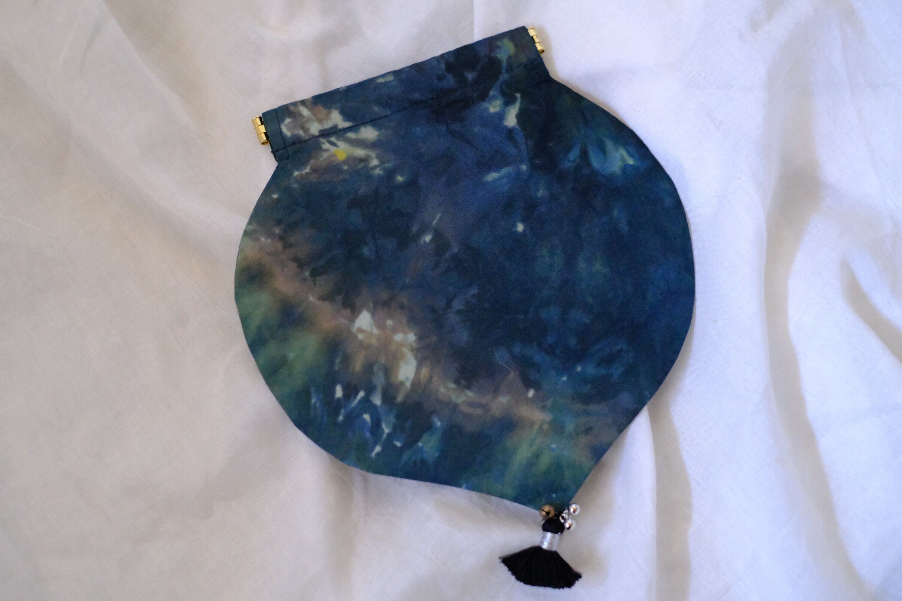 バネ口ポーチ　o-0529