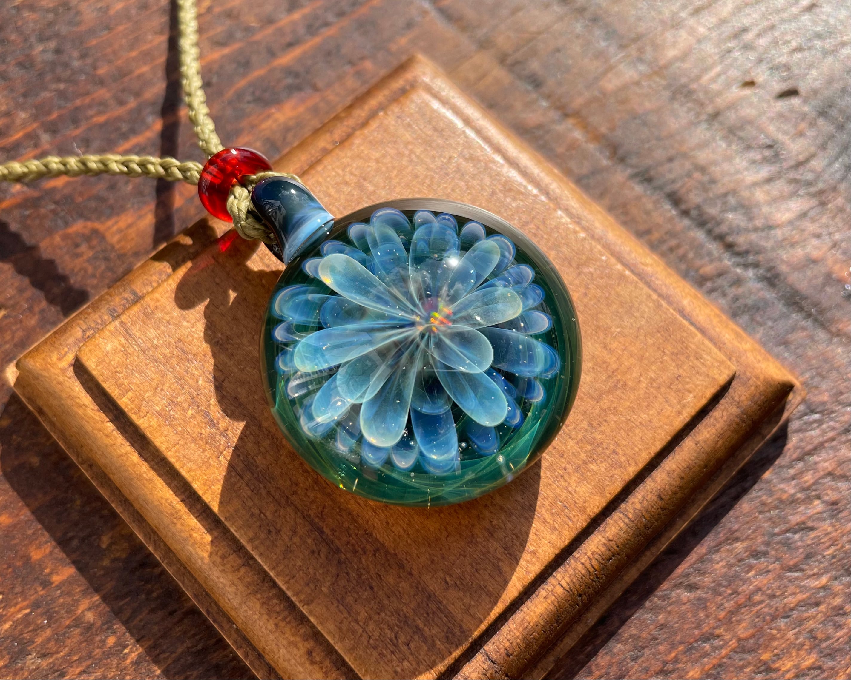 Blooming In Space 宇宙に咲く花 Guruguruglass