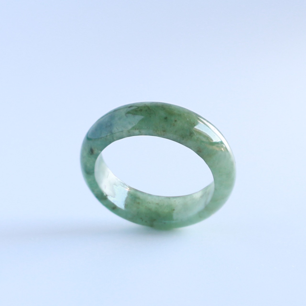 【10号】透明感ある注目アイテム 翡翠くり抜き甲丸リング A貨翡翠 jd_rg1007_B