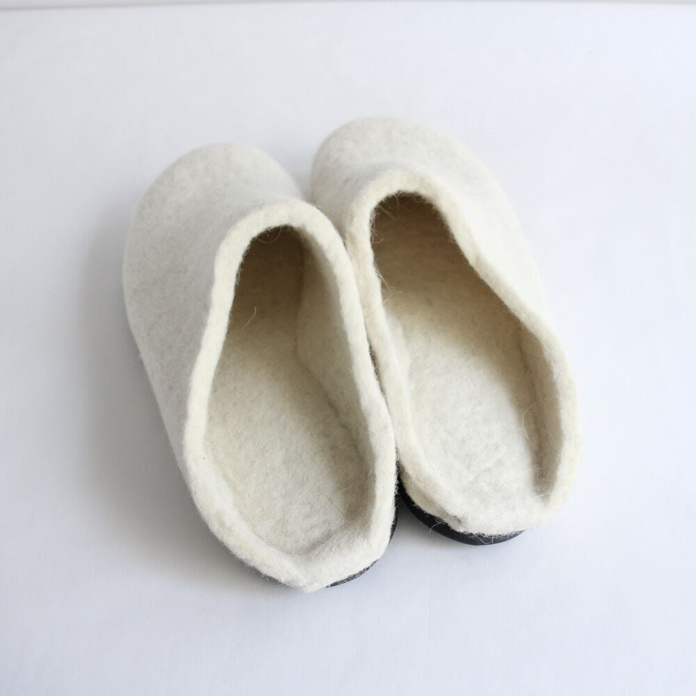 Hemskor 羊毛フェルトルームシューズ（踵なし・ナチュラルホワイト
