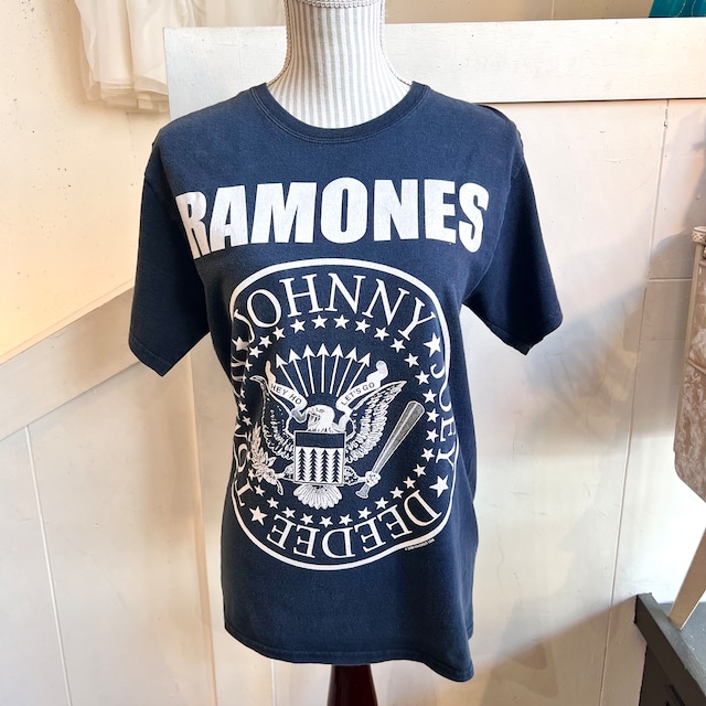 "RAMONES" used T-shirs