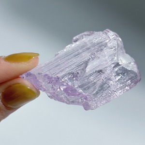 【ハイクォリティ】クンツァイト 原石32◇ Kunzite ◇天然石・鉱物・パワーストーン