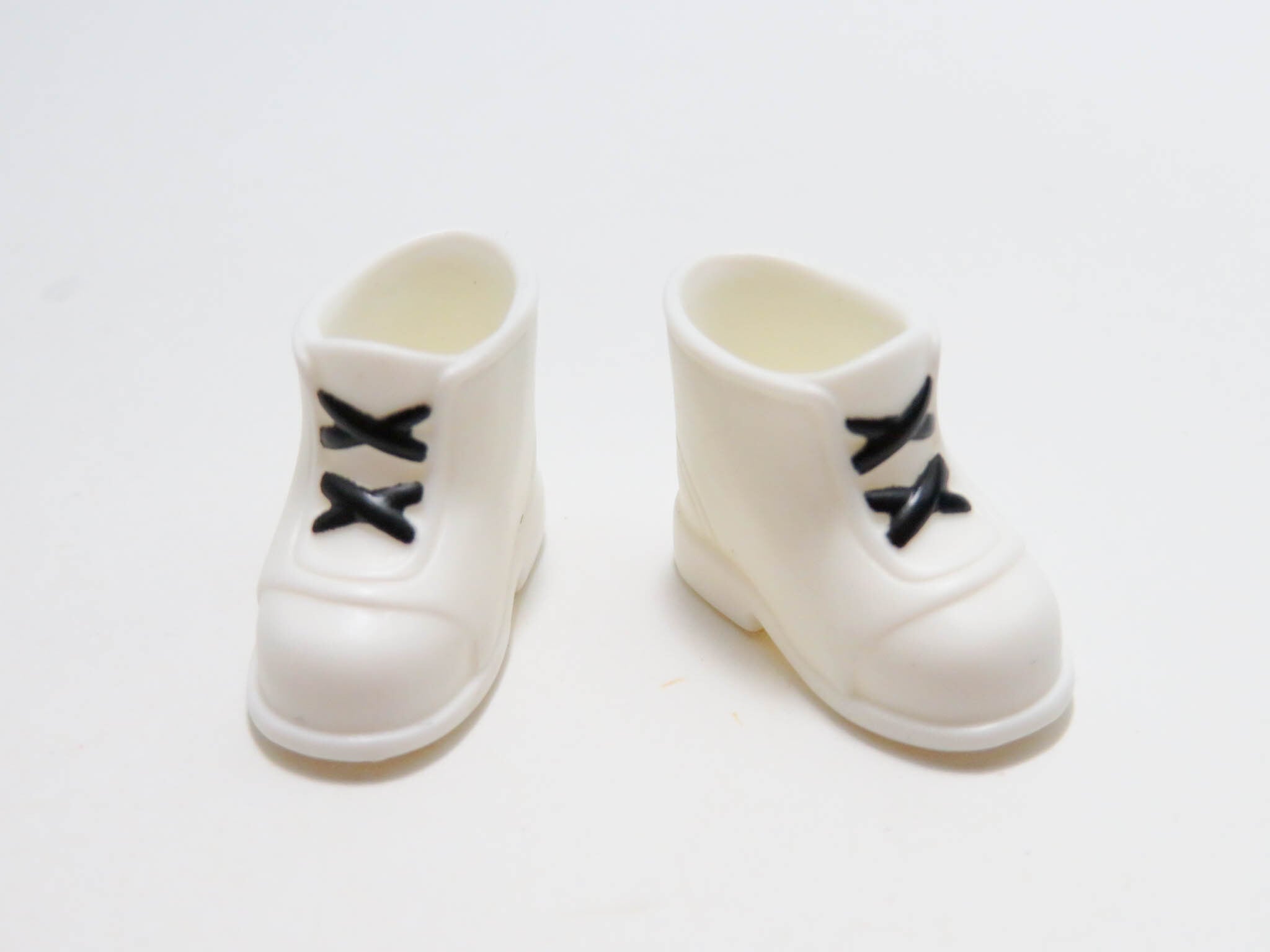 ねんどろいどどーる おようふくセット サスペンダー付きショートパンツセット(ブラック&ホワイト)靴