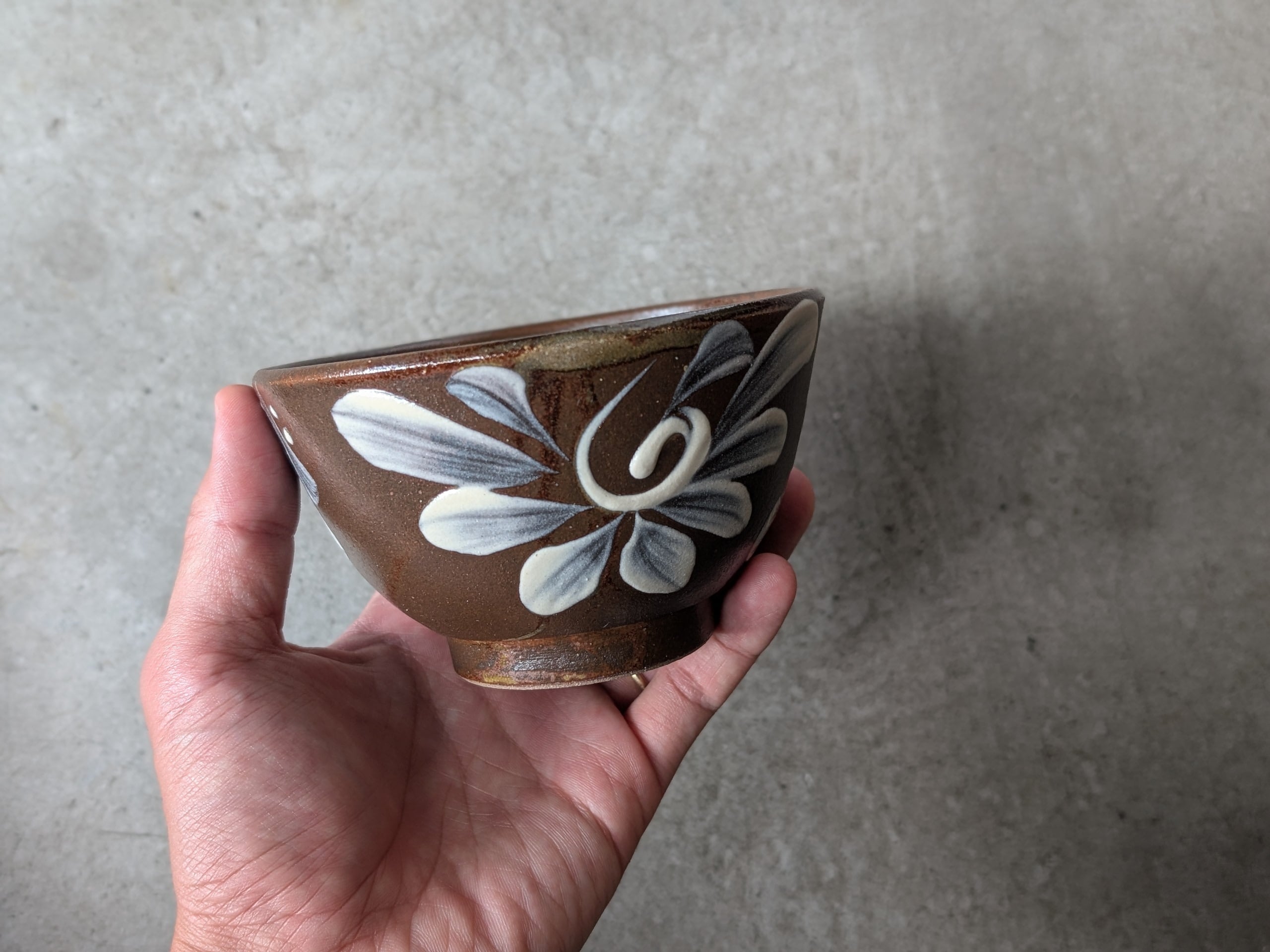 やちむん 汁マカイ（白イッチン） | 陶眞窯 | inoya | Basic Life