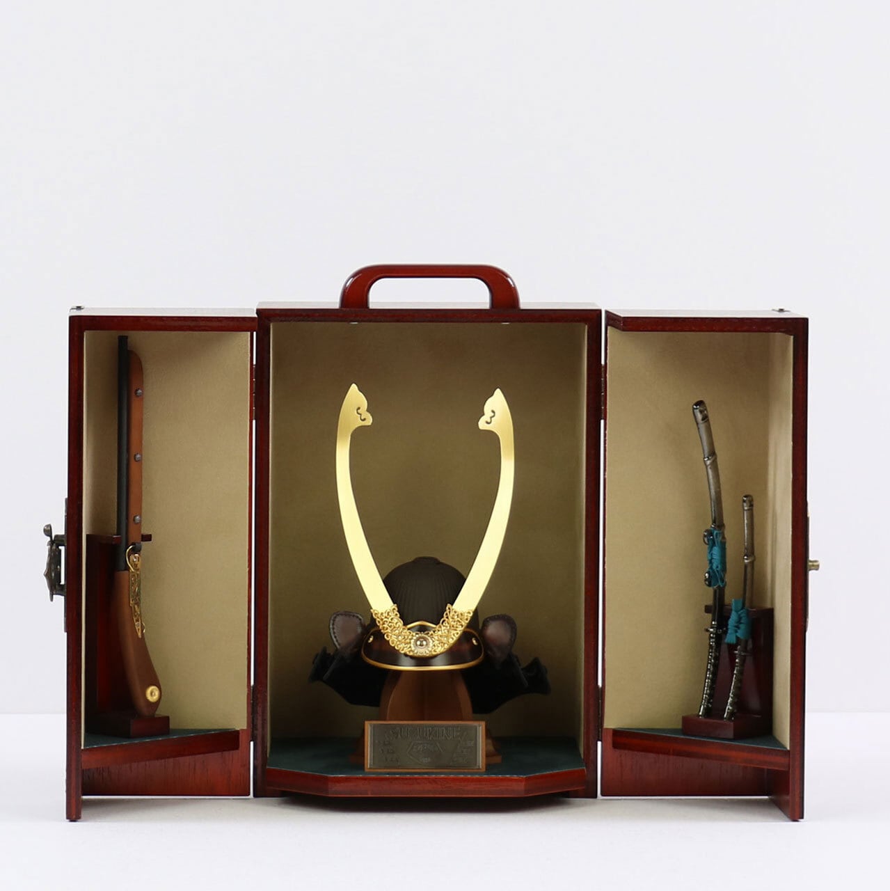 雄山 Armadura 呂武 兜飾り 7号 工芸品 ハンドメイド こどもの日 鈴甲子雄山 【Armadura 伍代セット 呂武 7号】 兜飾り 収納飾り 五月