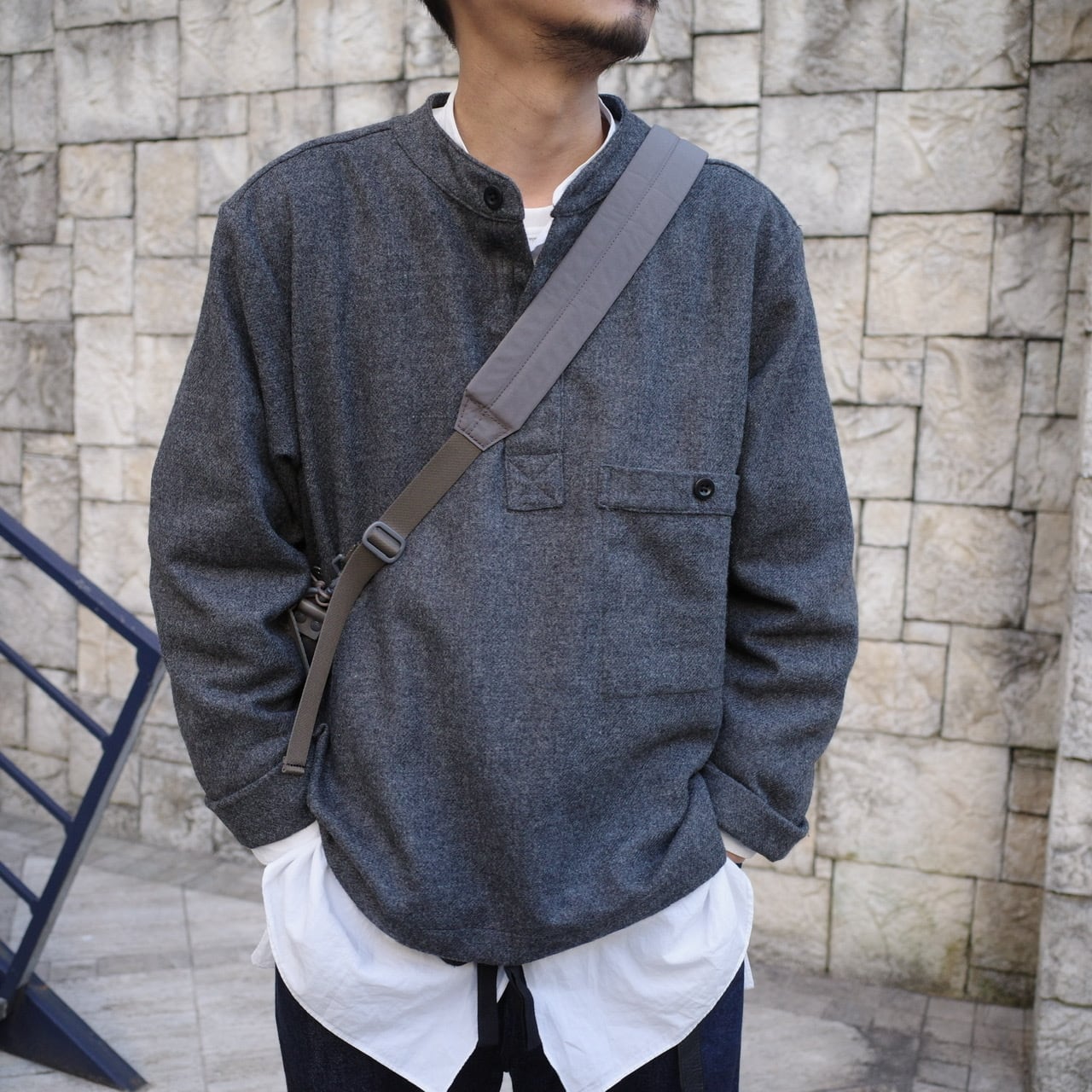 AMIACALVA(アミアカルヴァ) / SPLIT YARN Body bag -GRAY-(F-009) | Signs