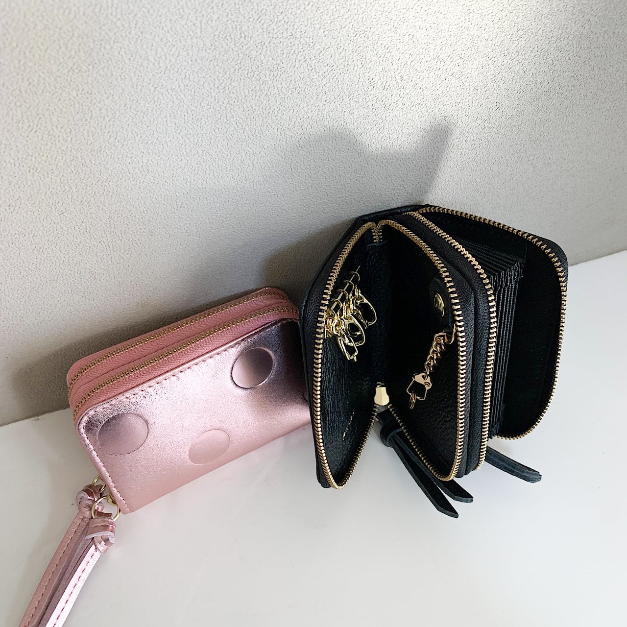 ドット型押ジャバラキーケース