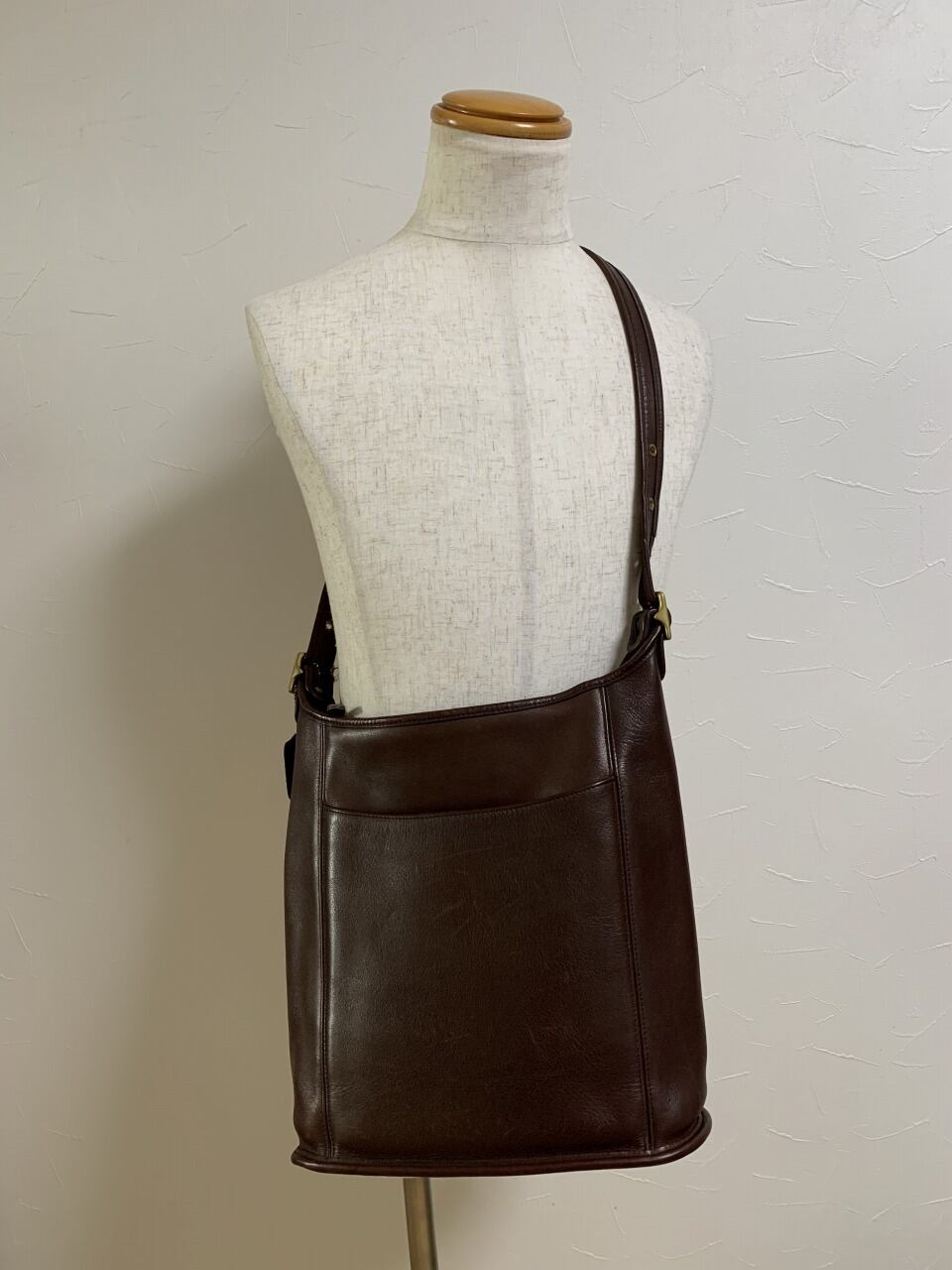 Leather Shoulder Bag "COACH"