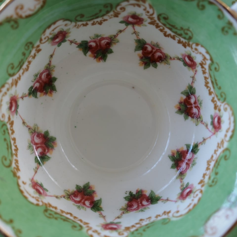 英国ロイヤルドルトン グリーン＆ローズガーランドトリオ エドワー