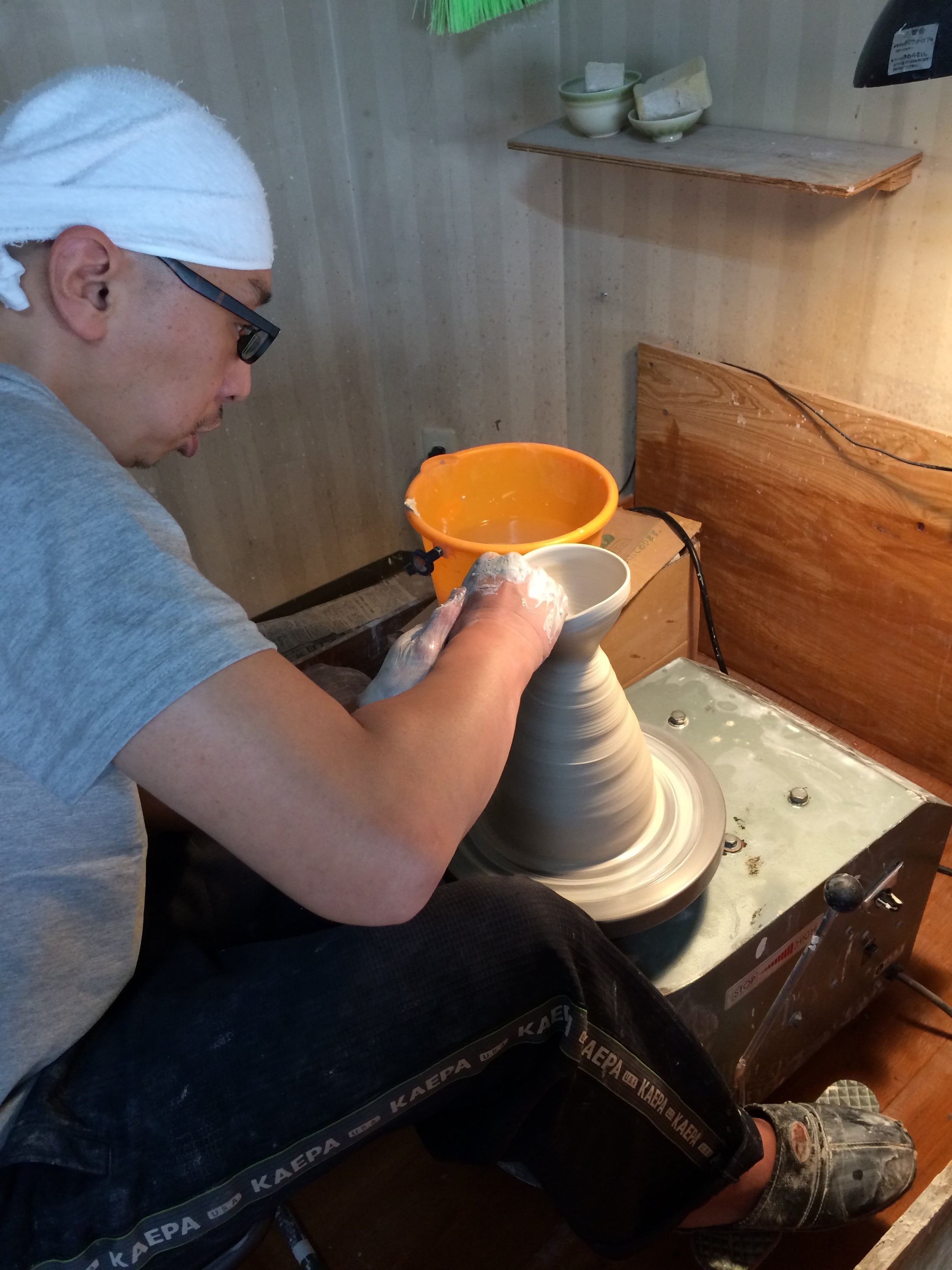 笠間焼 小林哲也作 「鉄十草」ティーポット | 趣味の園芸と陶器山竹