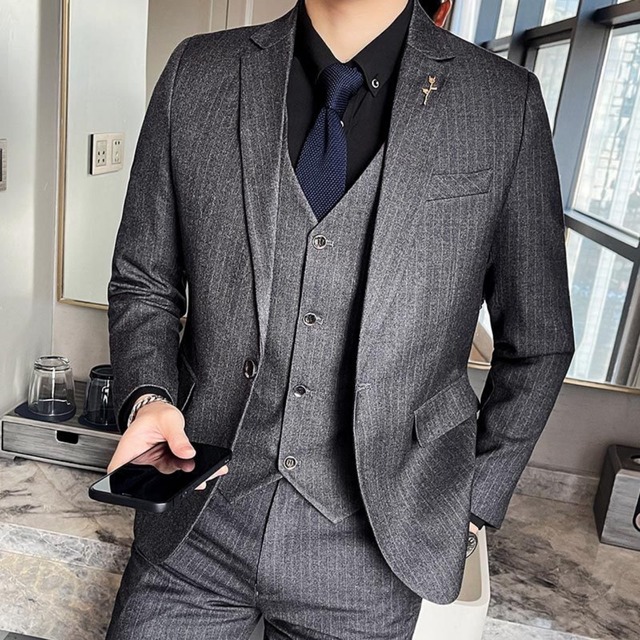 ストライプ　ビジネスカジュアルスーツ　スリーピース　２カラー　A1321