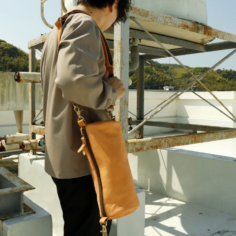 馬革ロールショルダー バッグ 鞄 BAG 本革 ギフト プレゼント 肩掛け