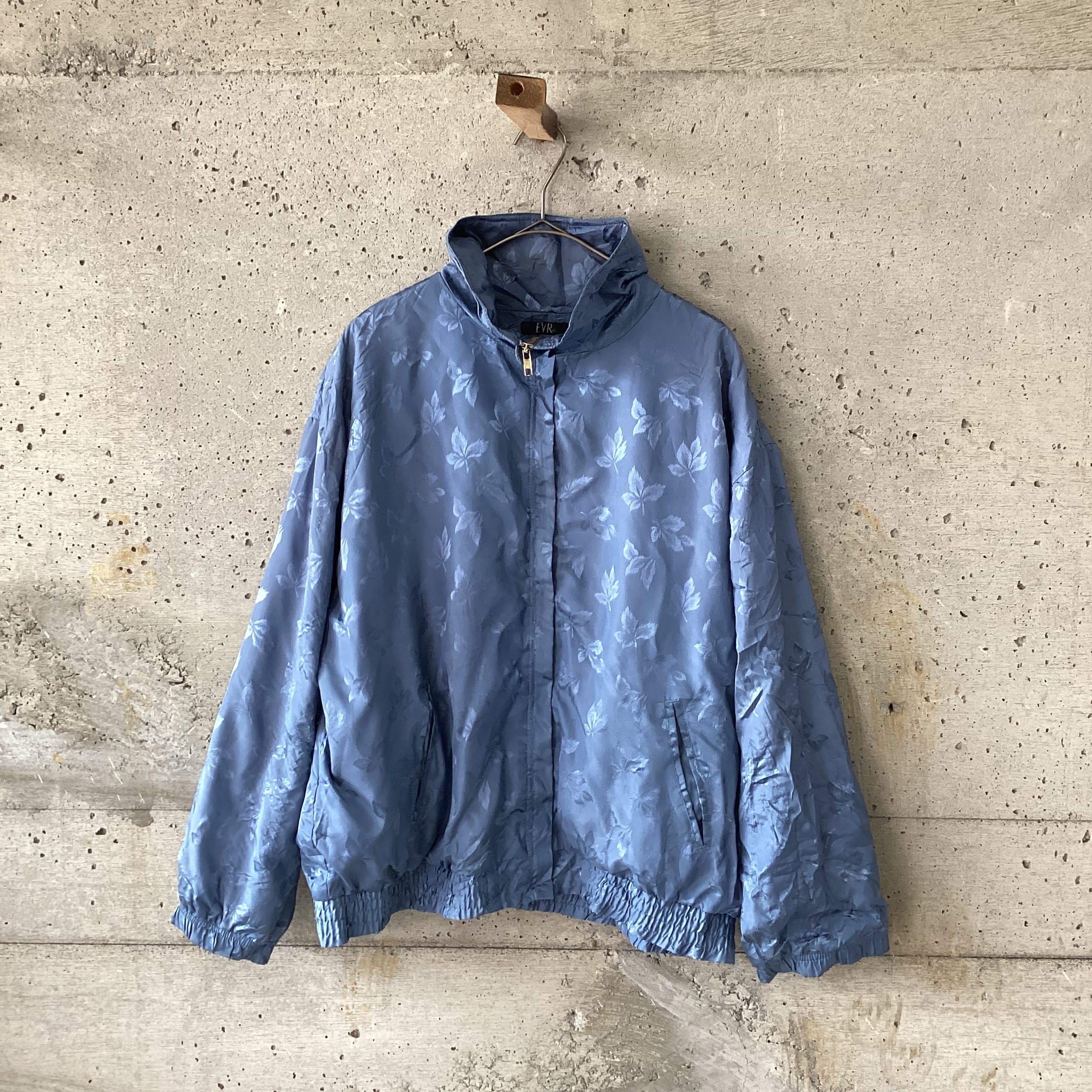 Blue shiny leaf pattern blouson