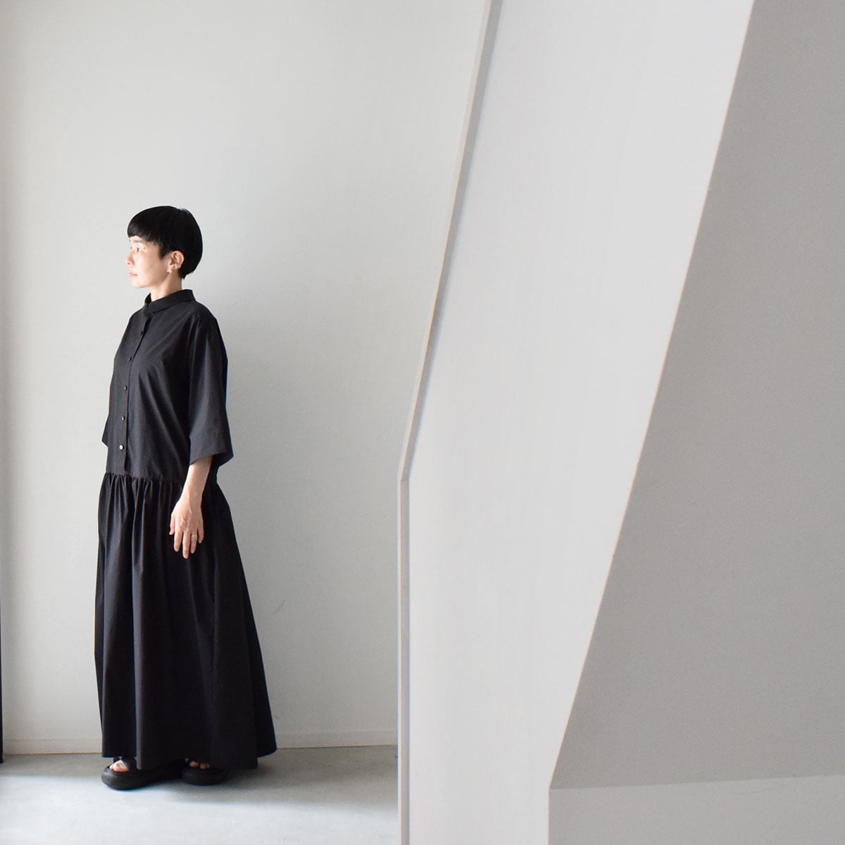 七分袖切替ギャザーロングワンピース：黒［OP33HSBK］ | skep-online shop