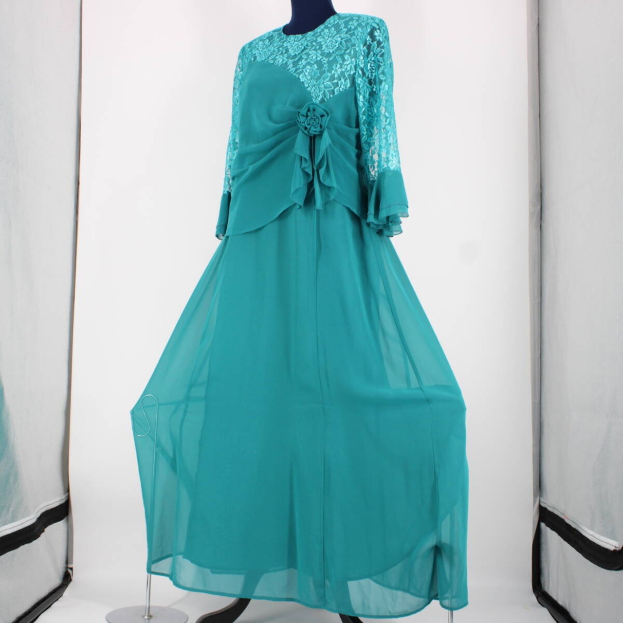 【美品 社交ダンス衣装】ワンピース ドレス A vivare Mサイズ 青みグリーン 青緑 緑 グリーン レース 花柄 かわいい 可愛い