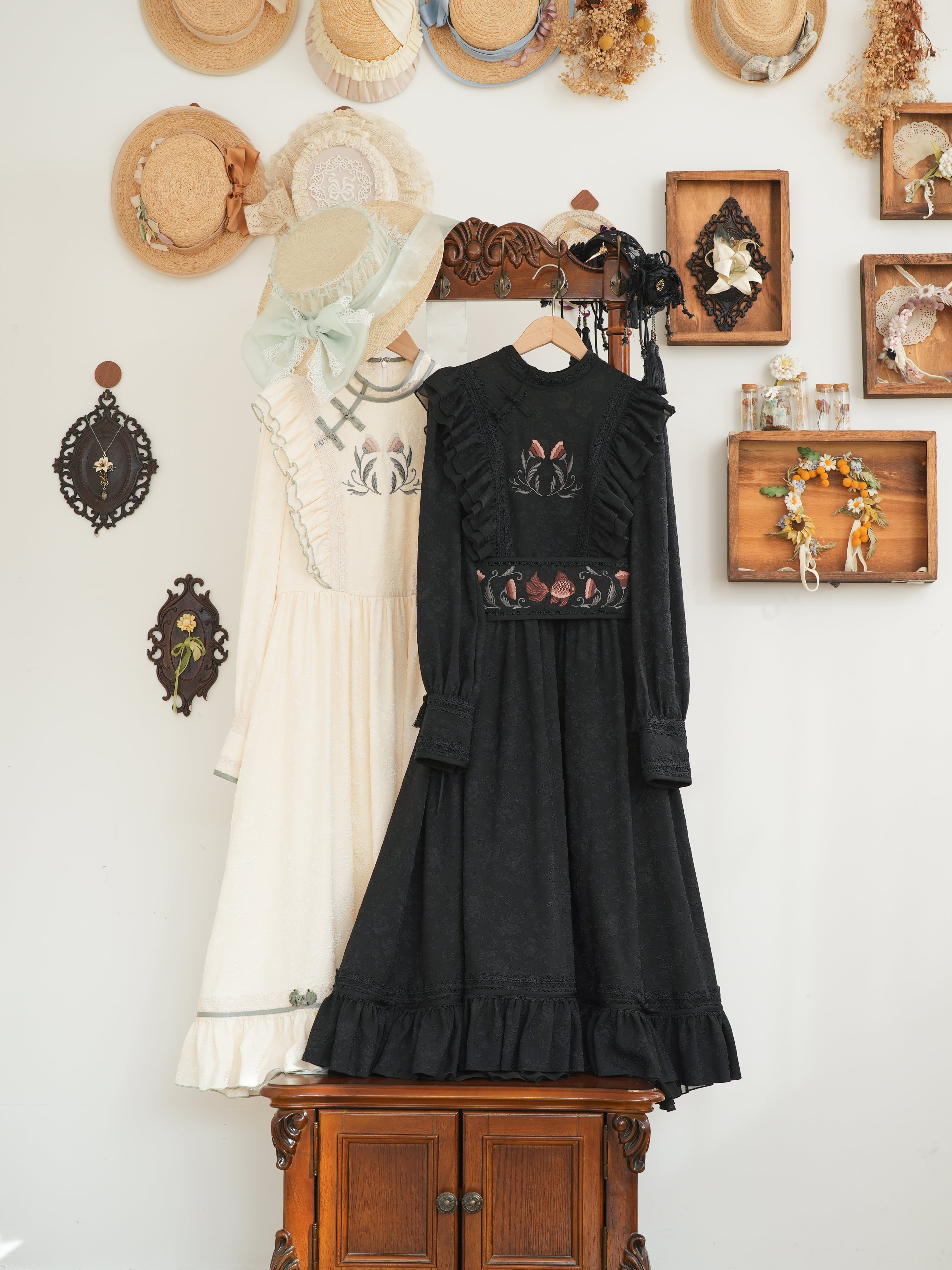 ⚫︎限定お値下げ⚫︎【SUKALA】エンブロイダリー　ウェア上下セット 織花の園 エンブロイダリーワンピース | HoshibakoWorks
