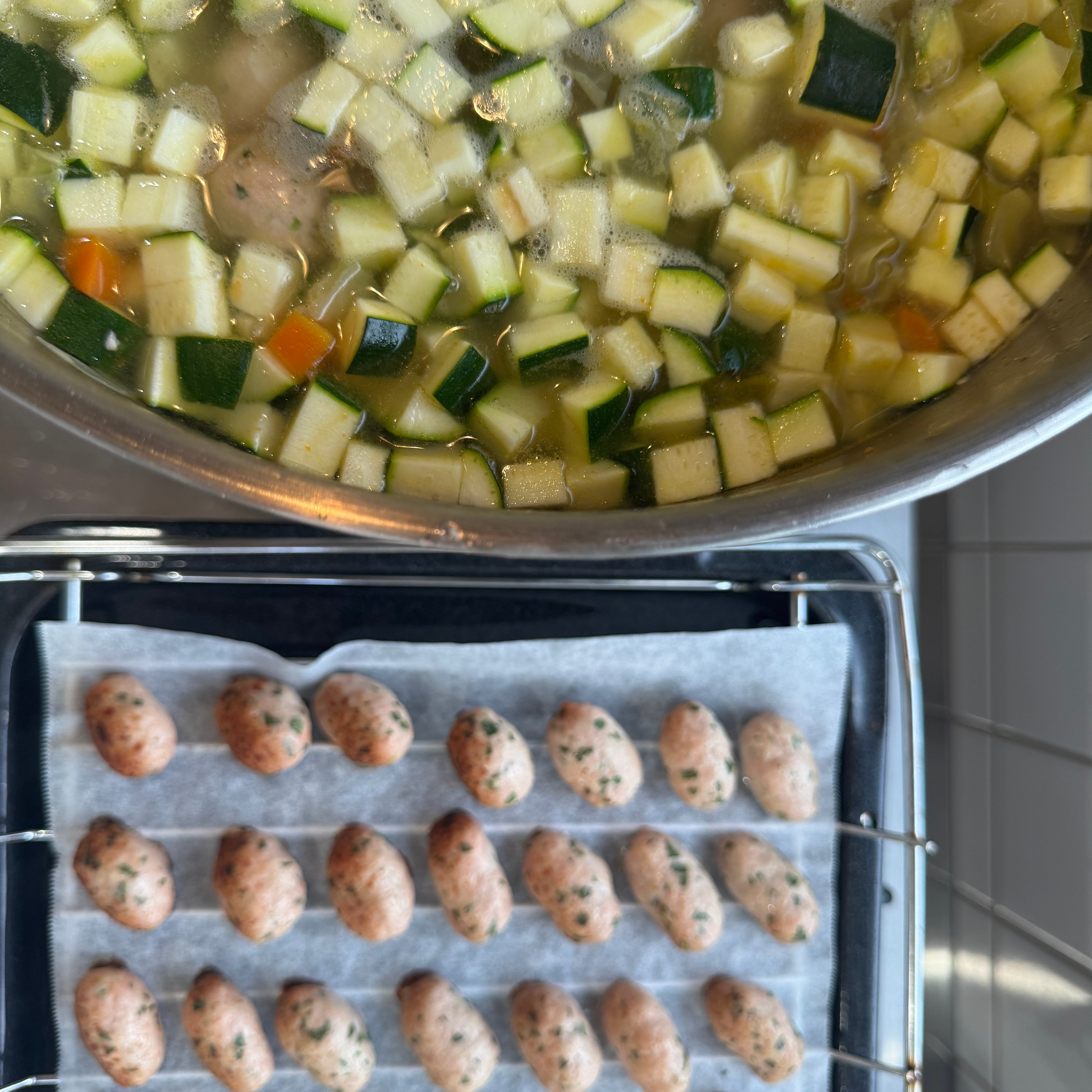 ゴロゴロ野菜とサルシッチャ!